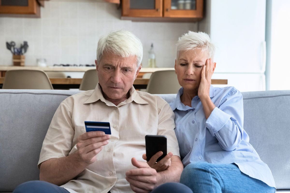 What is smishing—and how this new SMS scam could drain your bank account