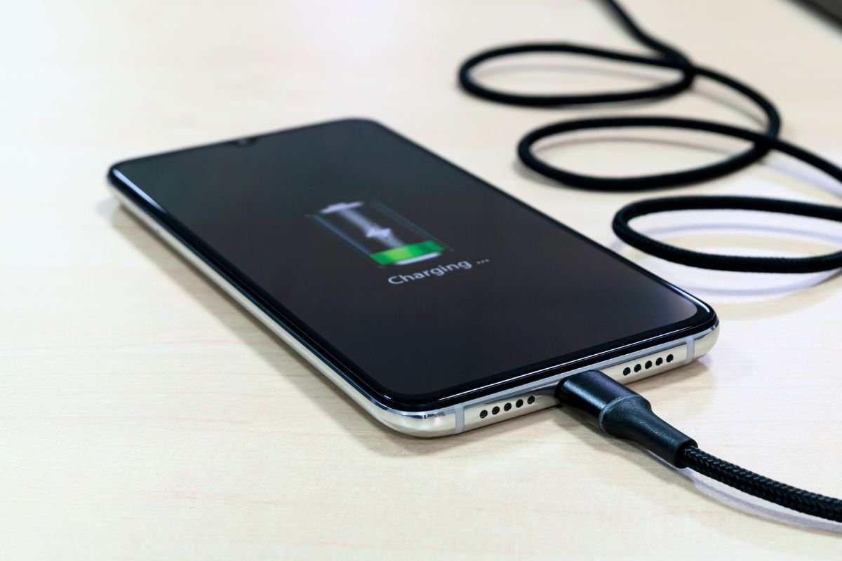 5 tips to charge your smartphone faster and more efficiently